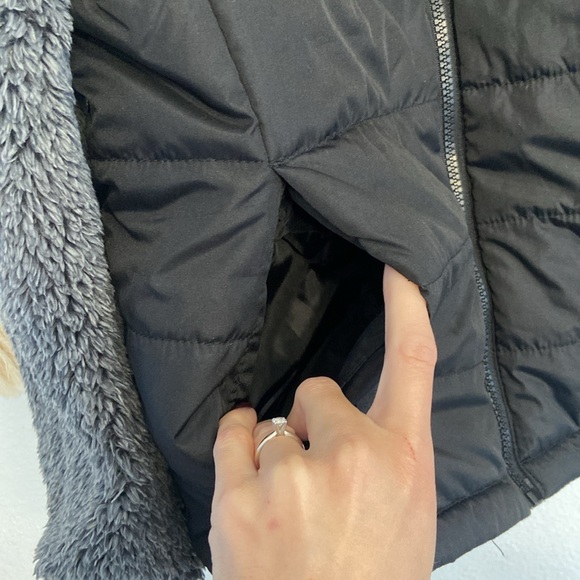 Gerry black nylon puffer coat with grey sherpa sleeves and neck medium 10/12 - Picture 5 of 15